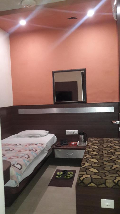 Mewar Hotel جايبور الغرفة الصورة